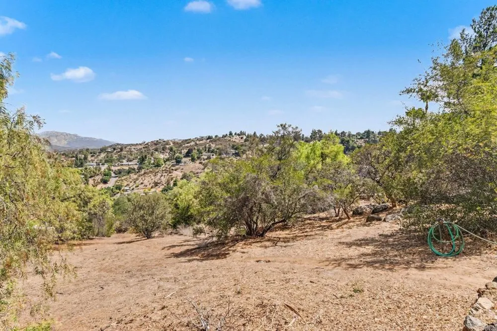 950 S Grade Road Alpine, CA 91901