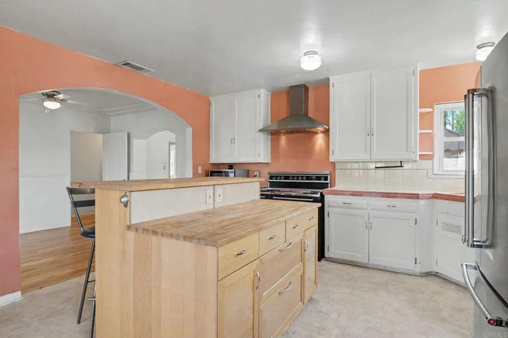 950 S Grade Road Alpine, CA 91901