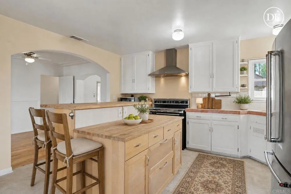 950 S Grade Road Alpine, CA 91901