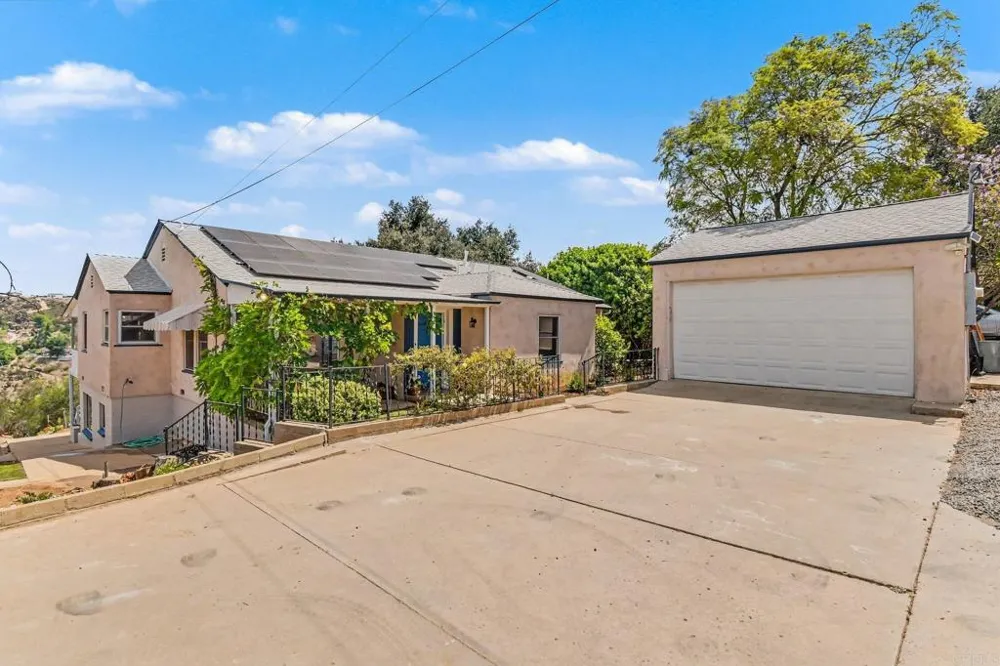 950 S Grade Road Alpine, CA 91901