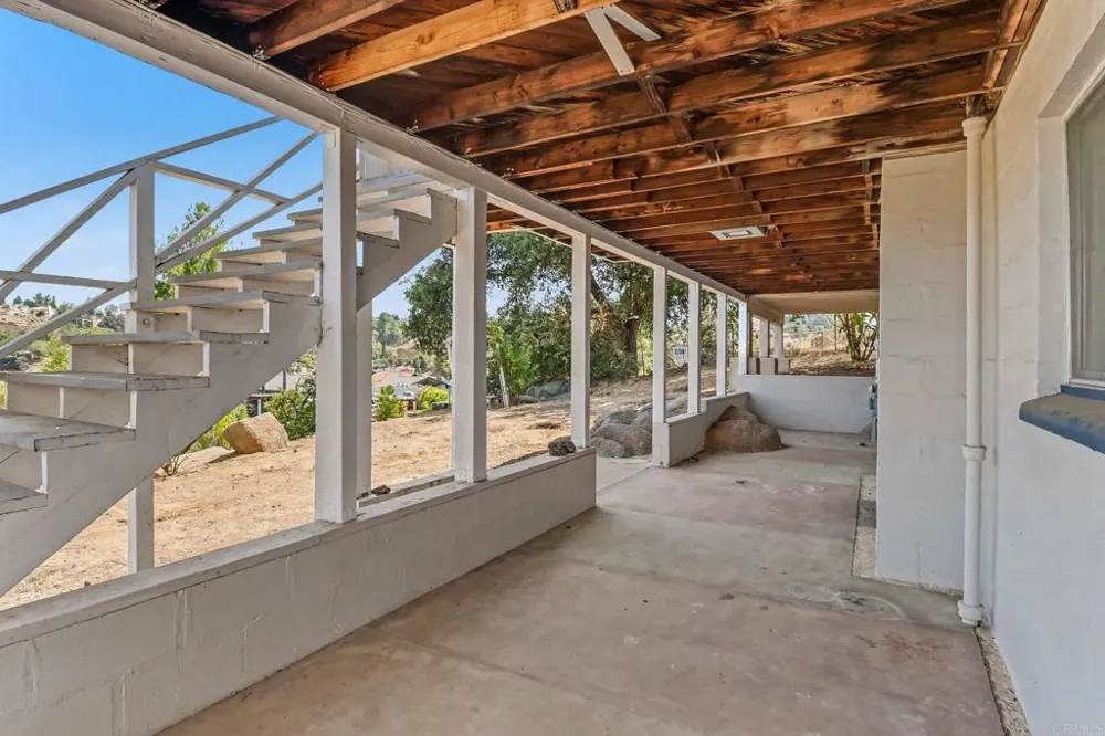 950 S Grade Road Alpine, CA 91901