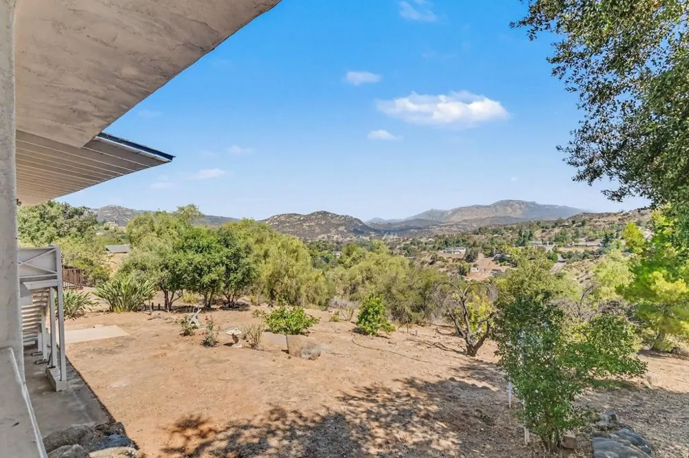 950 S Grade Road Alpine, CA 91901