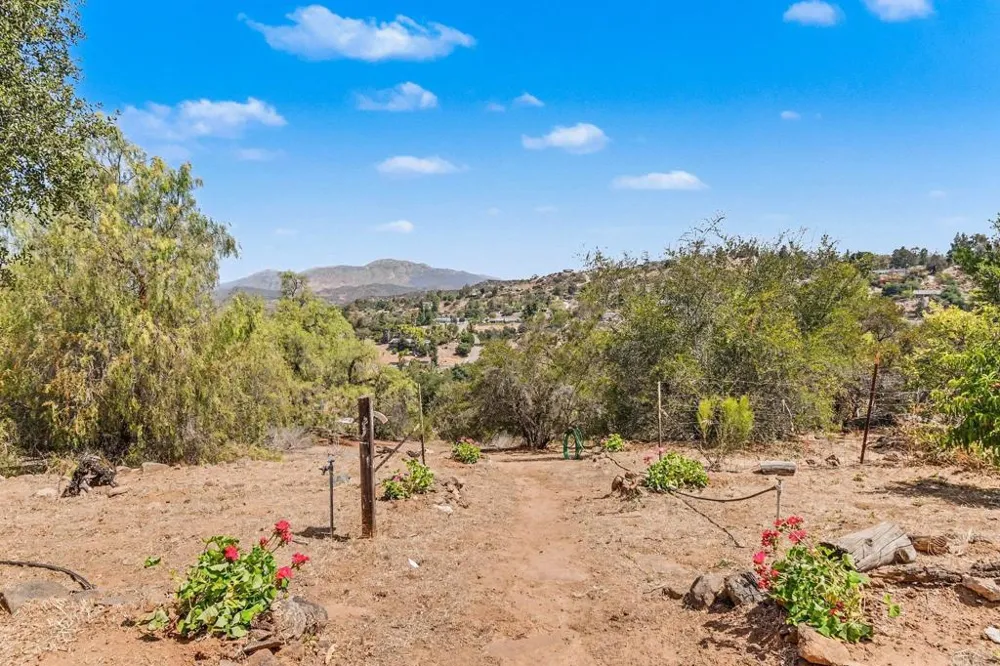 950 S Grade Road Alpine, CA 91901
