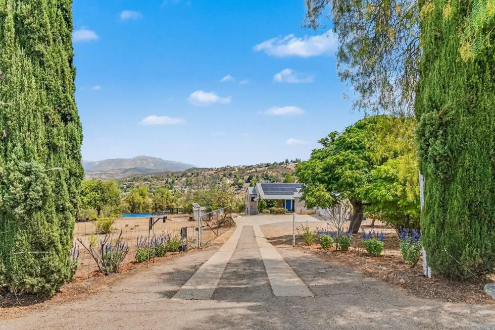 950 S Grade Road Alpine, CA 91901