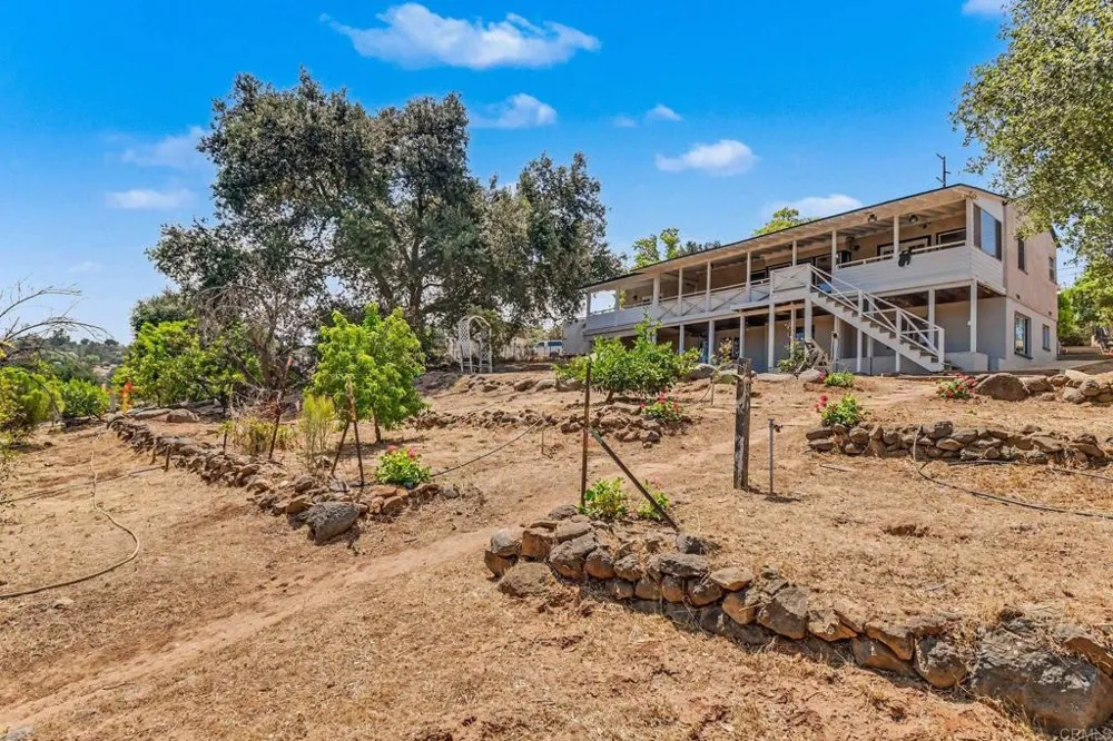 950 S Grade Road Alpine, CA 91901