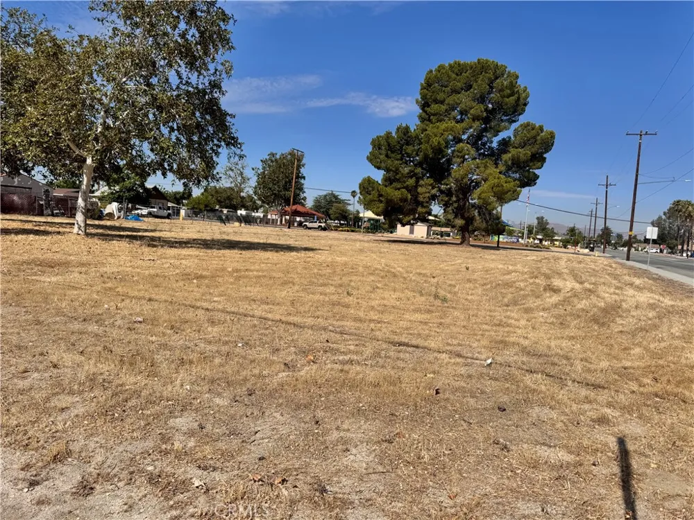 467 S Hewitt San Jacinto, CA 92583