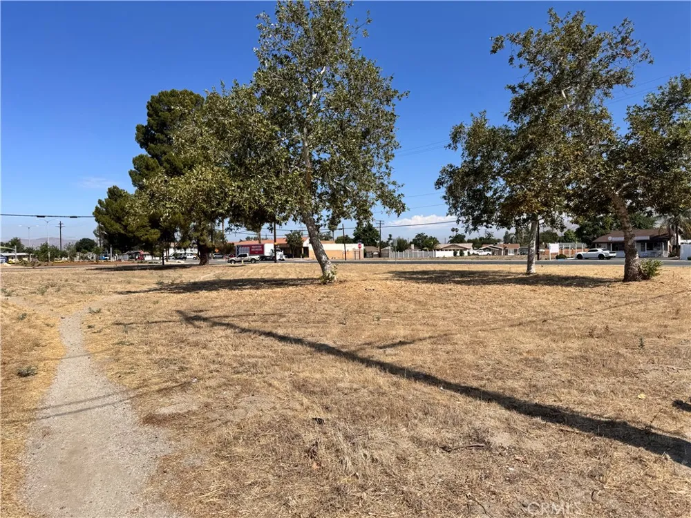 467 S Hewitt San Jacinto, CA 92583