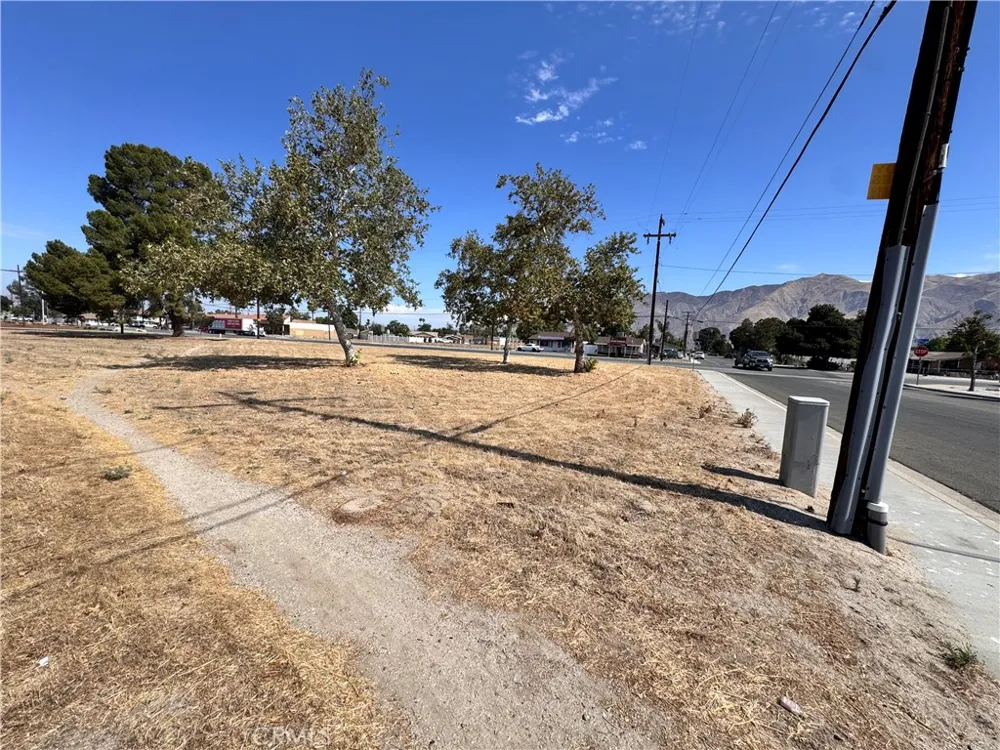 467 S Hewitt San Jacinto, CA 92583