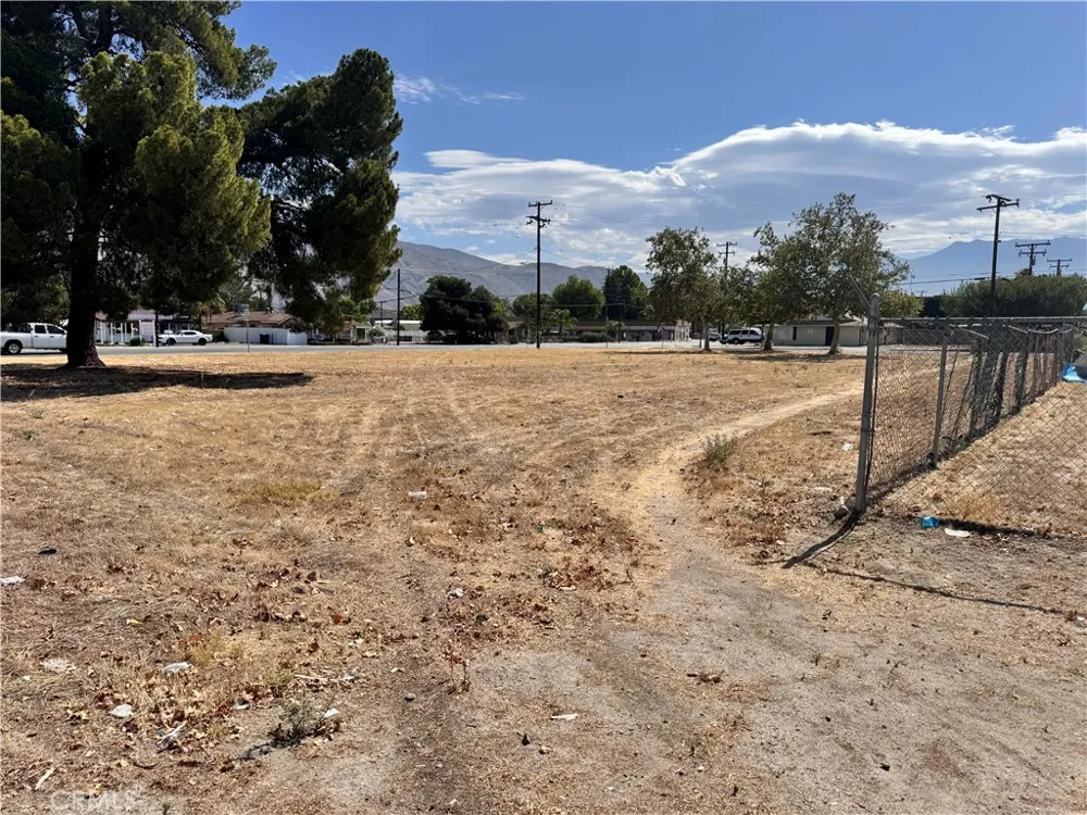 467 S Hewitt San Jacinto, CA 92583