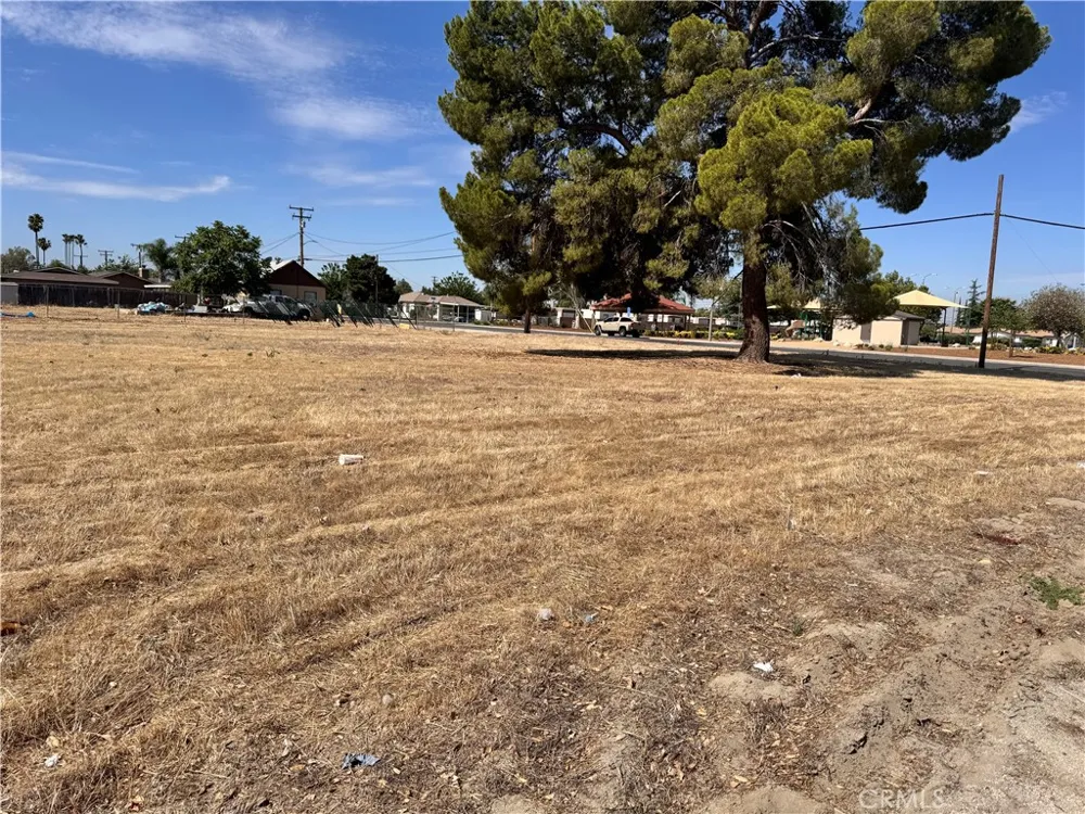 467 S Hewitt San Jacinto, CA 92583