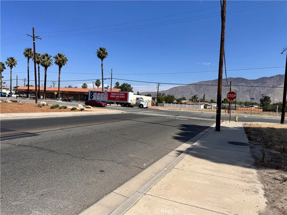 467 S Hewitt San Jacinto, CA 92583