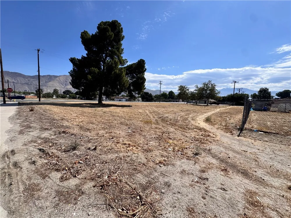 467 S Hewitt San Jacinto, CA 92583