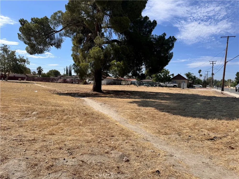 467 S Hewitt San Jacinto, CA 92583