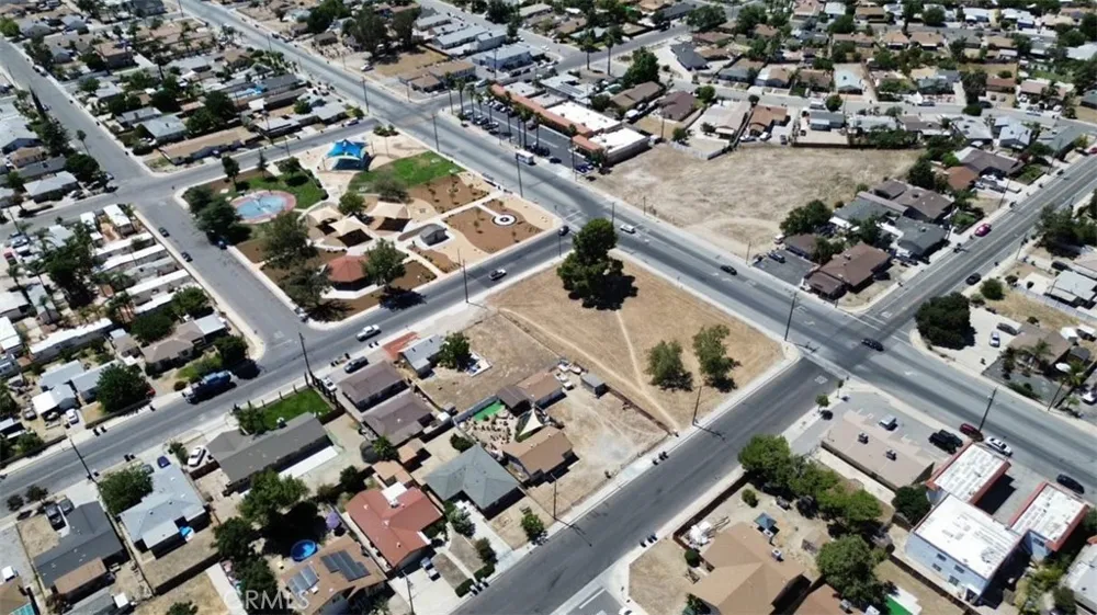 467 S Hewitt San Jacinto, CA 92583
