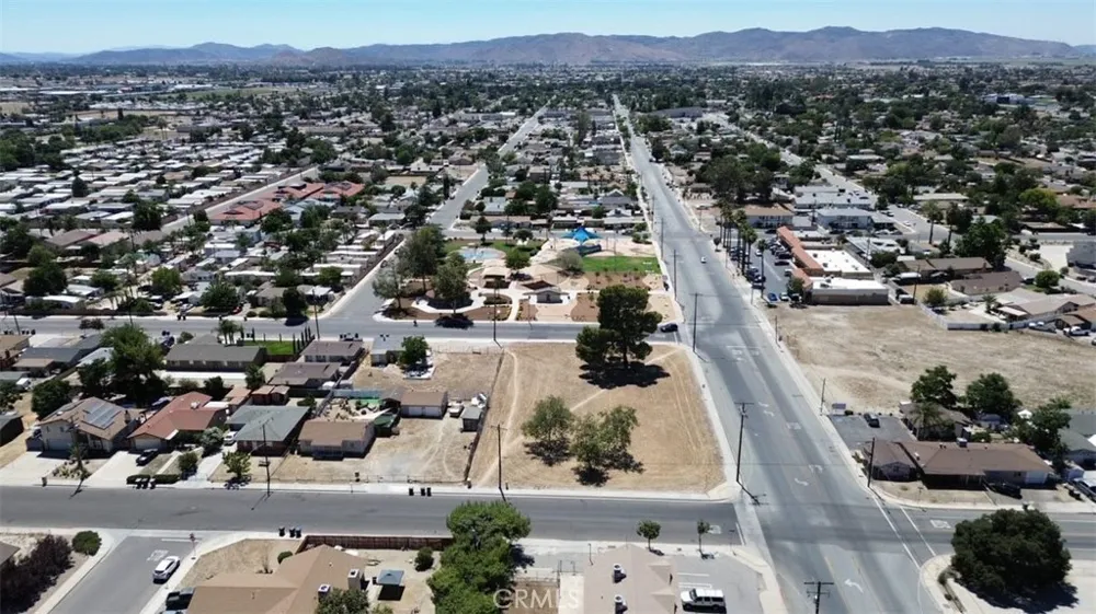 467 S Hewitt San Jacinto, CA 92583