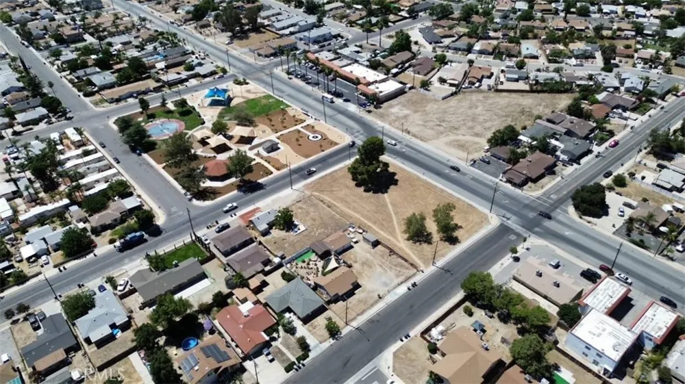467 S Hewitt San Jacinto, CA 92583