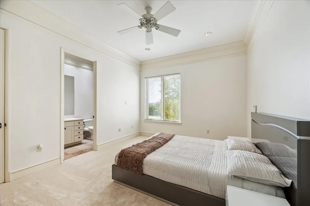 9 Rue Boerne, TX 78006