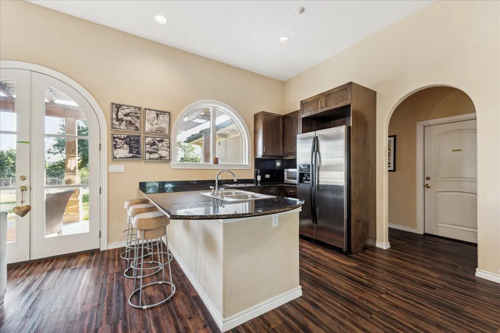 9 Rue Boerne, TX 78006