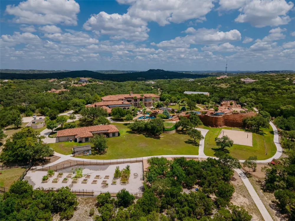9 Rue Boerne, TX 78006