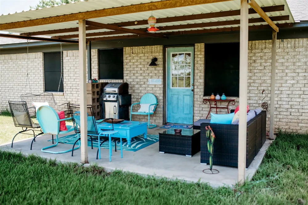 408 County Road 2200 Ivanhoe, TX 75447