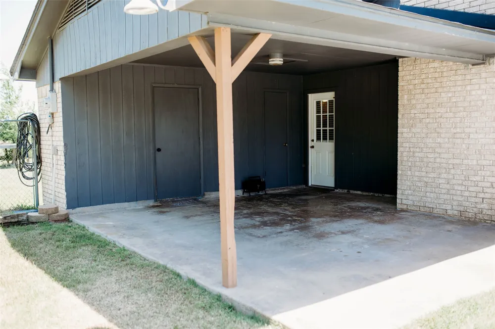 408 County Road 2200 Ivanhoe, TX 75447