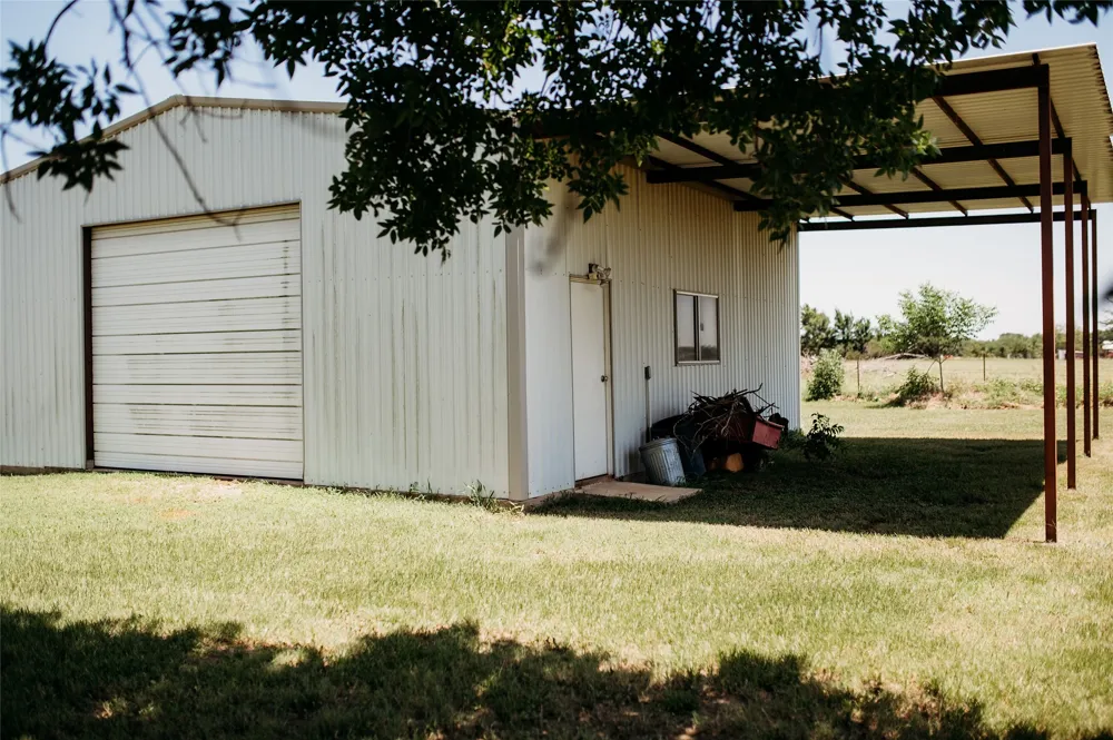 408 County Road 2200 Ivanhoe, TX 75447