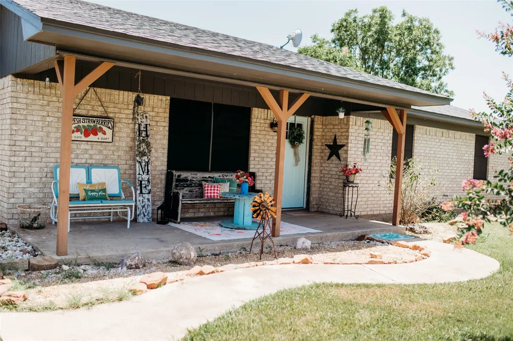 408 County Road 2200 Ivanhoe, TX 75447