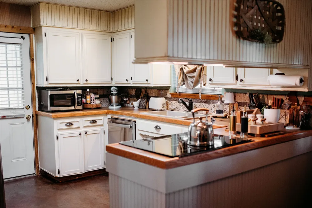 408 County Road 2200 Ivanhoe, TX 75447