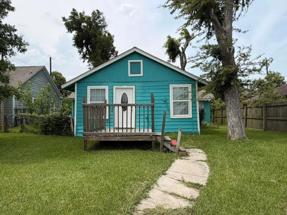 3226 Arkansas Street Baytown, TX 77520