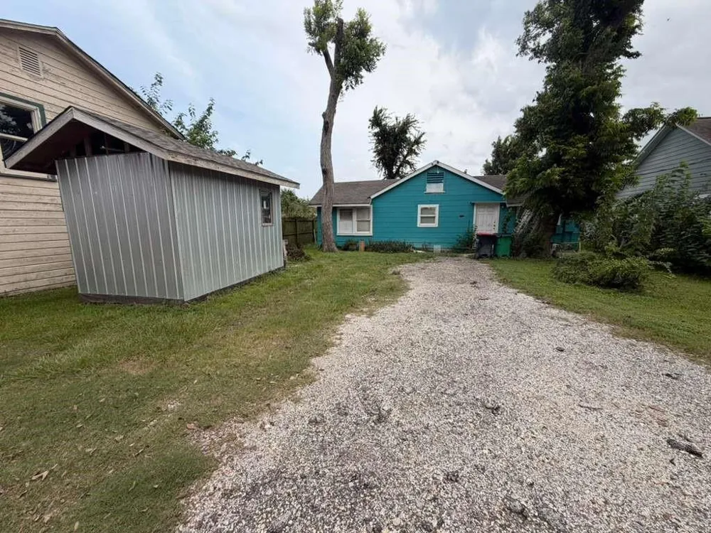 3226 Arkansas Street Baytown, TX 77520