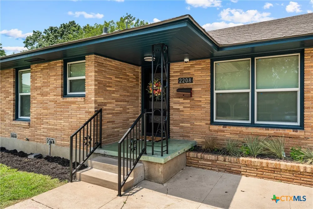 2208 44th Street Waco, TX 76710