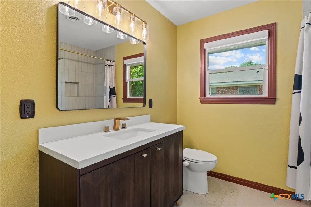 2208 44th Street Waco, TX 76710