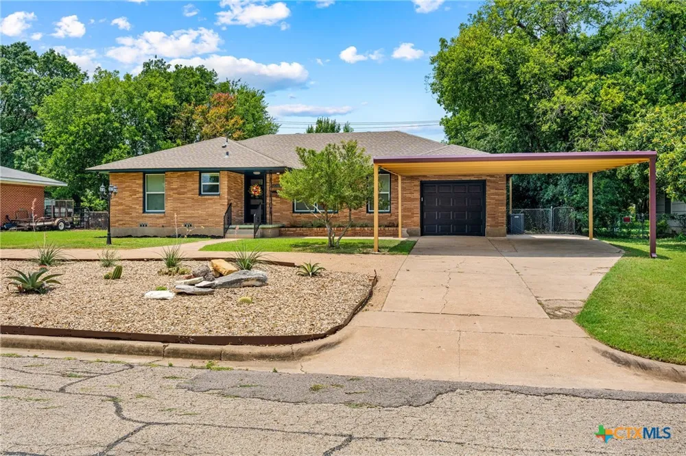 2208 44th Street Waco, TX 76710