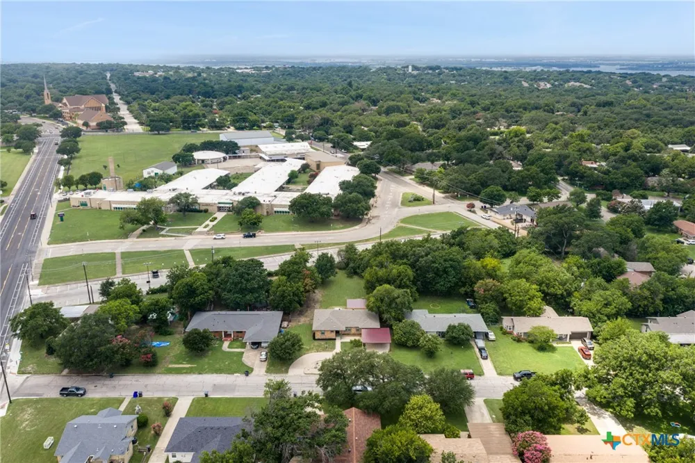 2208 44th Street Waco, TX 76710