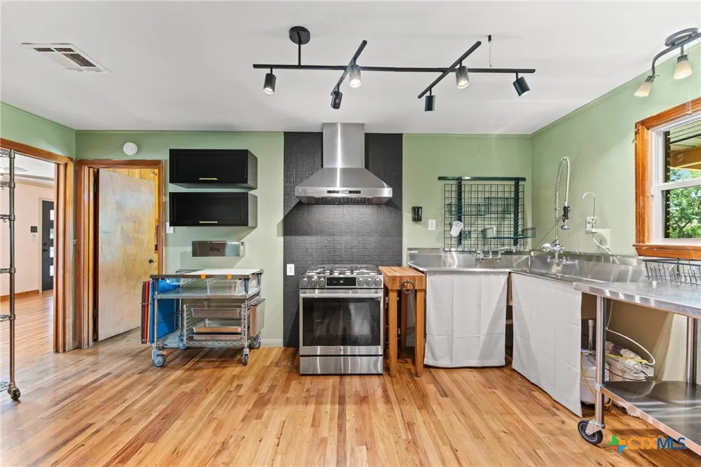 2208 44th Street Waco, TX 76710