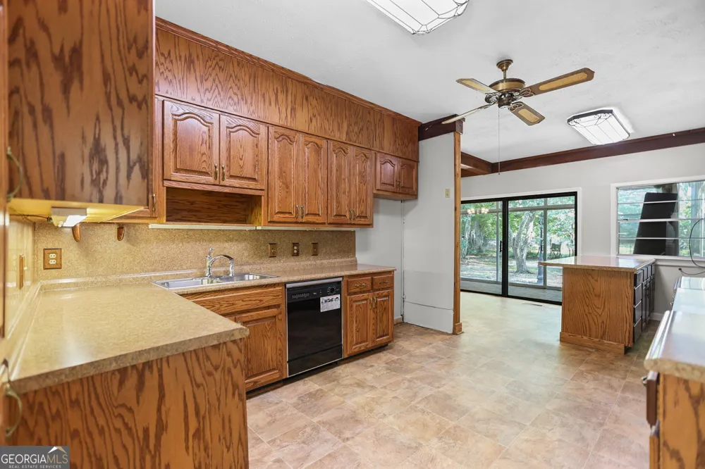 17834 Main ST Woodbury, GA 30293