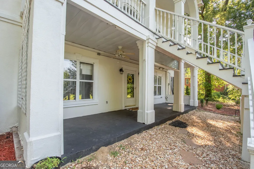 115 Hazelridge LN Sharpsburg, GA 30277