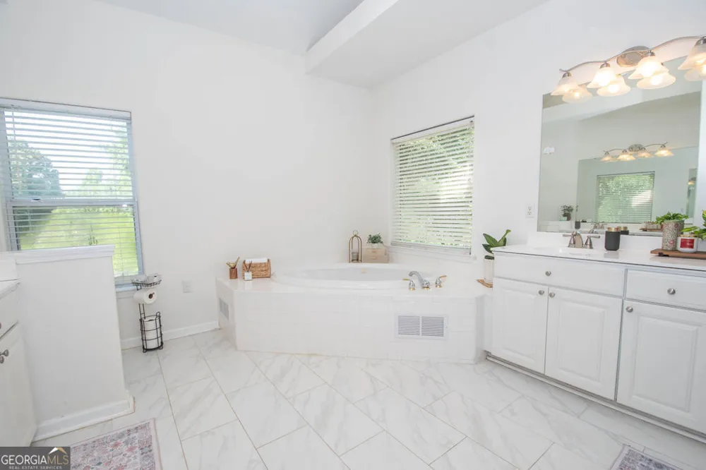 115 Hazelridge LN Sharpsburg, GA 30277