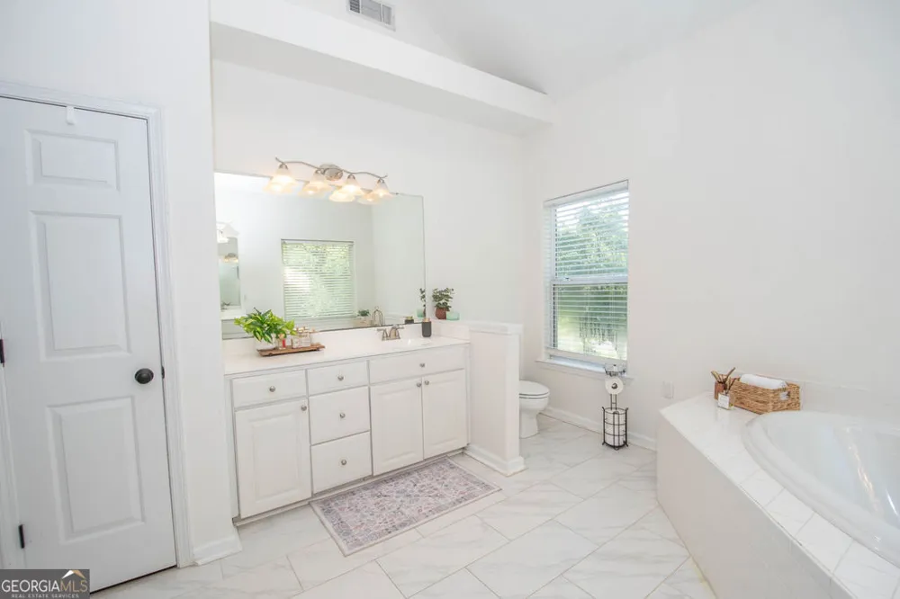 115 Hazelridge LN Sharpsburg, GA 30277