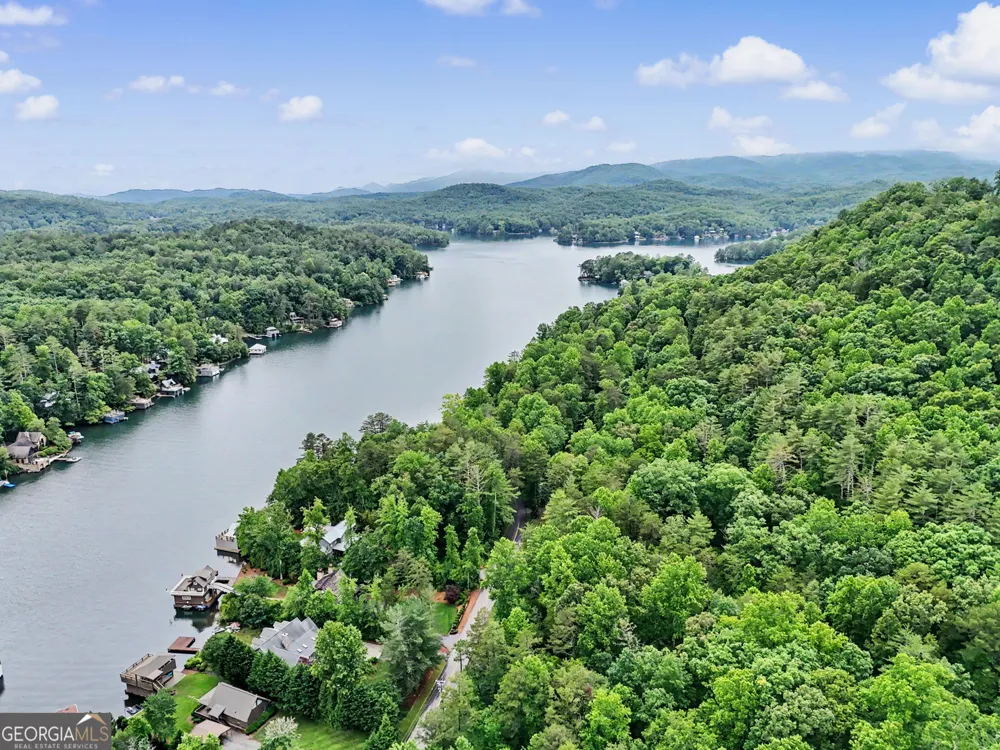 5637 Murray Cove RD Tiger, GA 30576