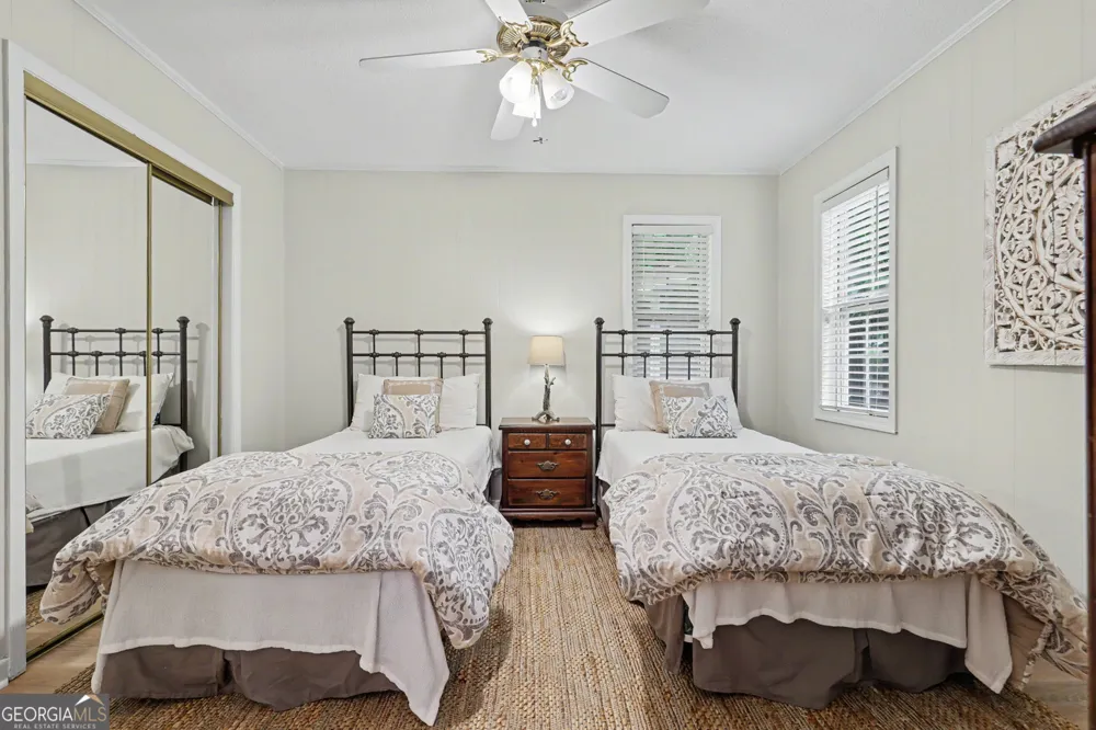 5637 Murray Cove RD Tiger, GA 30576