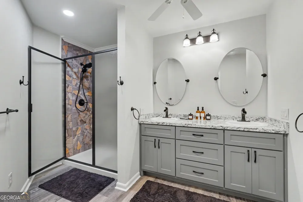 5637 Murray Cove RD Tiger, GA 30576