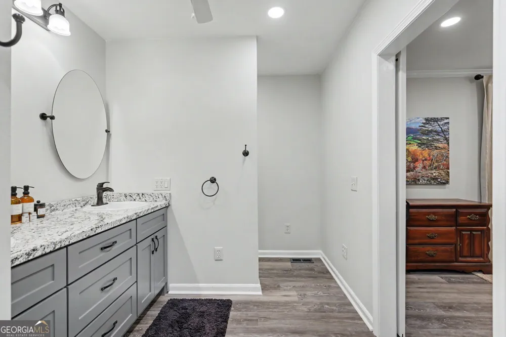 5637 Murray Cove RD Tiger, GA 30576