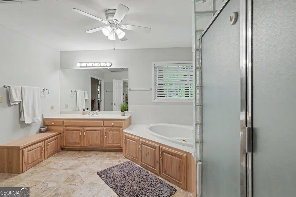 5637 Murray Cove RD Tiger, GA 30576