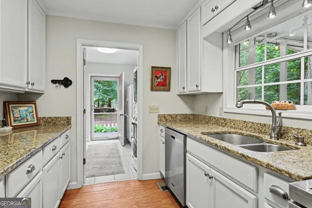 5637 Murray Cove RD Tiger, GA 30576