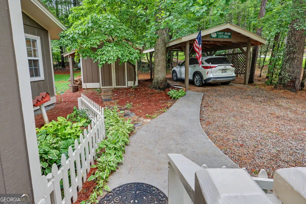 5637 Murray Cove RD Tiger, GA 30576