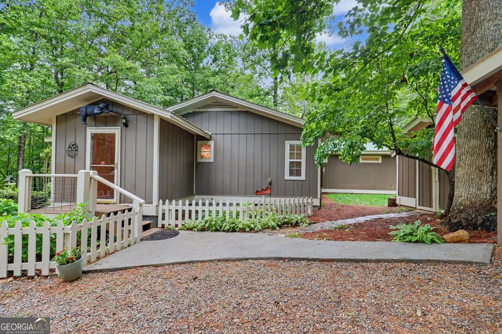 5637 Murray Cove RD Tiger, GA 30576