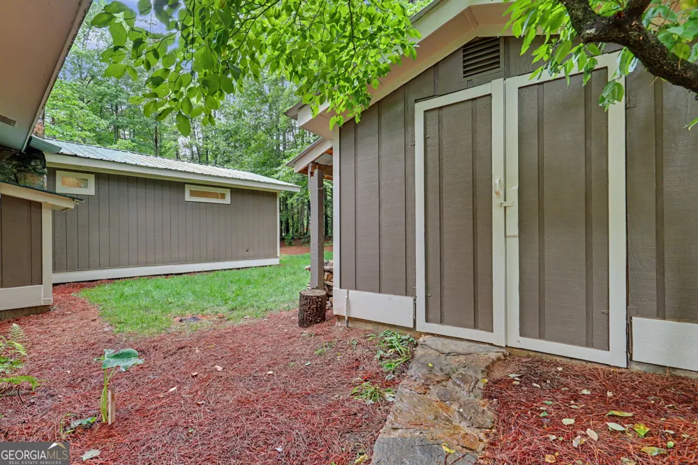 5637 Murray Cove RD Tiger, GA 30576