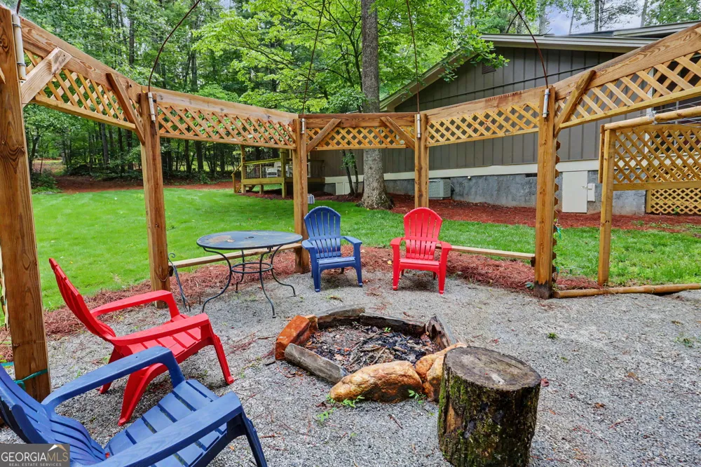 5637 Murray Cove RD Tiger, GA 30576