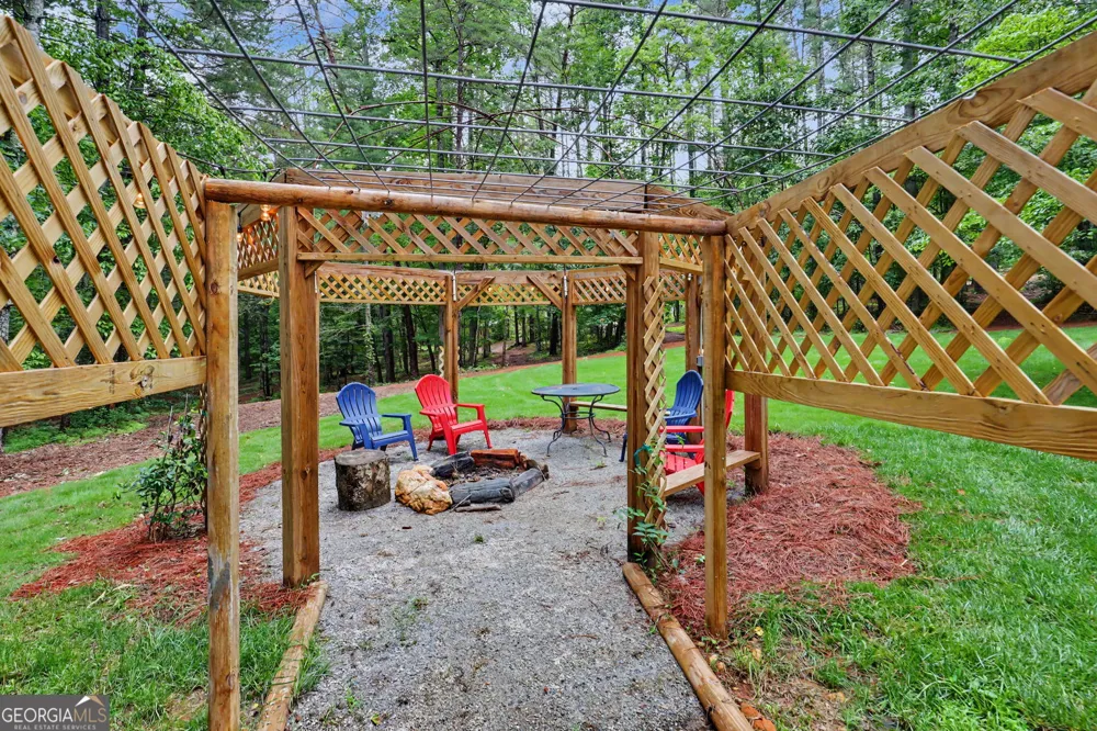 5637 Murray Cove RD Tiger, GA 30576